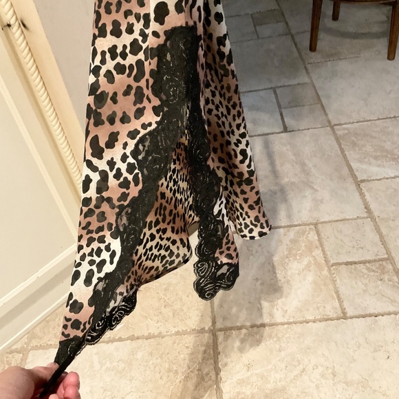 Josie by Natori Mini Leopard Chemise S Black Lace Trim High Side Slit Sexy - Picture 3 of 5